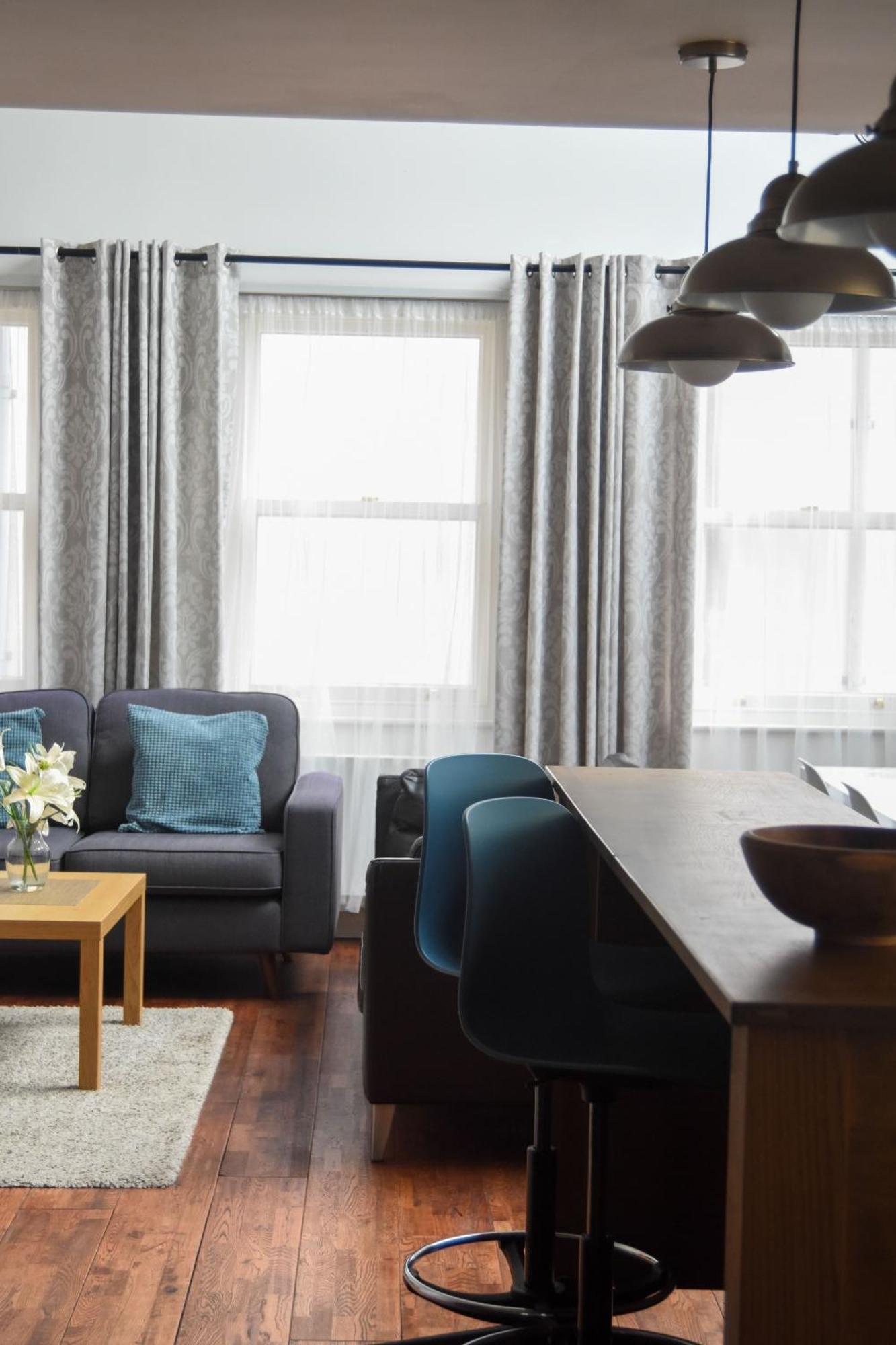 The Old Coach House: Luxury Harbourside Apartment ブリストル エクステリア 写真